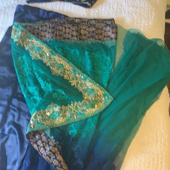 Shalwar Kameez 3 piece can be larger size - Picture 4 of 4